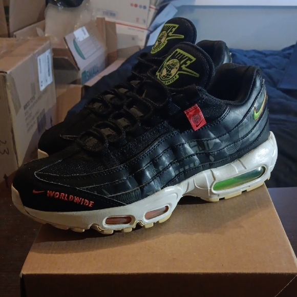 Nike Air Max 95 (Rare) Worldwide Pack Black Mens 8 Womens 9.5 EUC - Picture 2 of 10